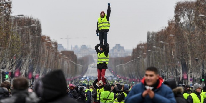 Alain de Benoist: perché il governo francese non comprende la rivolta dei Gilet Gialli