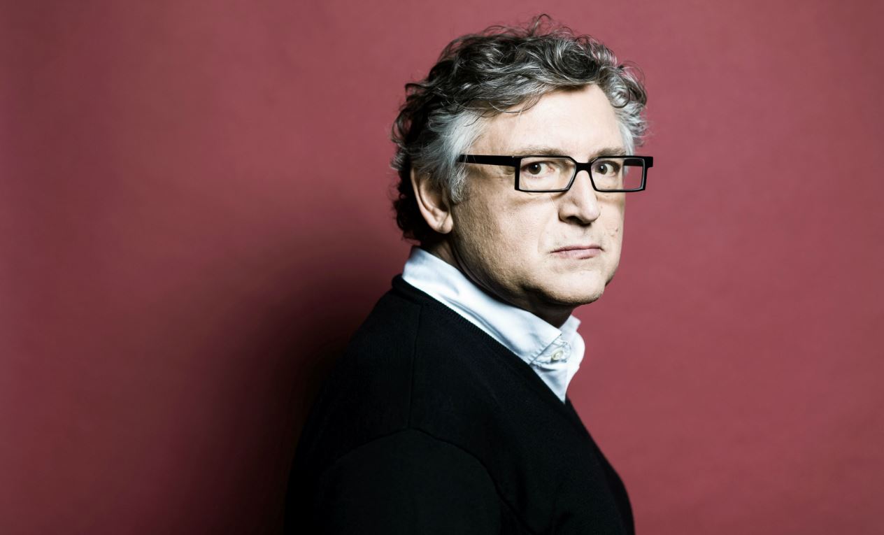Michel Onfray: "La teoria di genere prepara il transumano, obiettivo finale del capitalismo"
