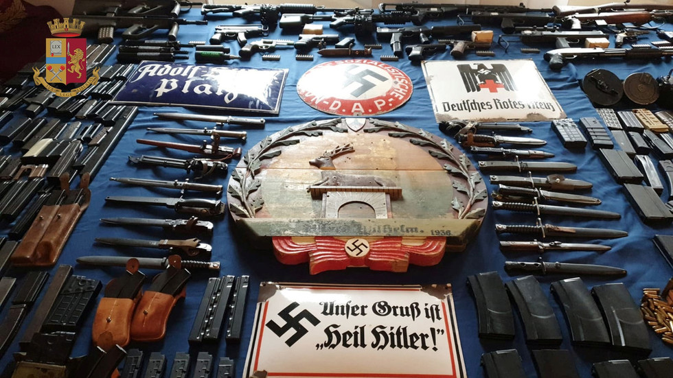 L’Italia sequestra le armi di un gruppo neonazista… un istante dopo i media occidentali inventano una connessione con la Russia
