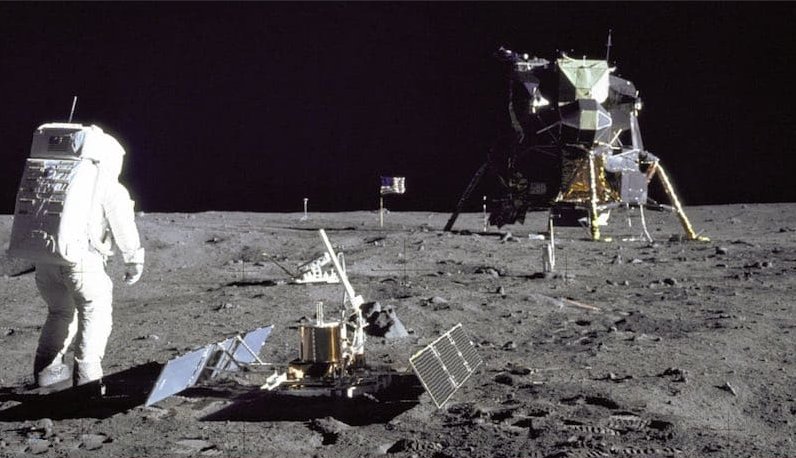 Gli sbarchi sulla Luna: una gigantesca truffa per l’umanità?
