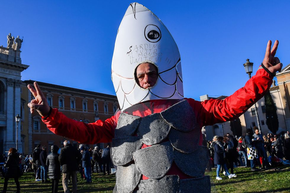Care sardine (l'odio nella società neoliberale)