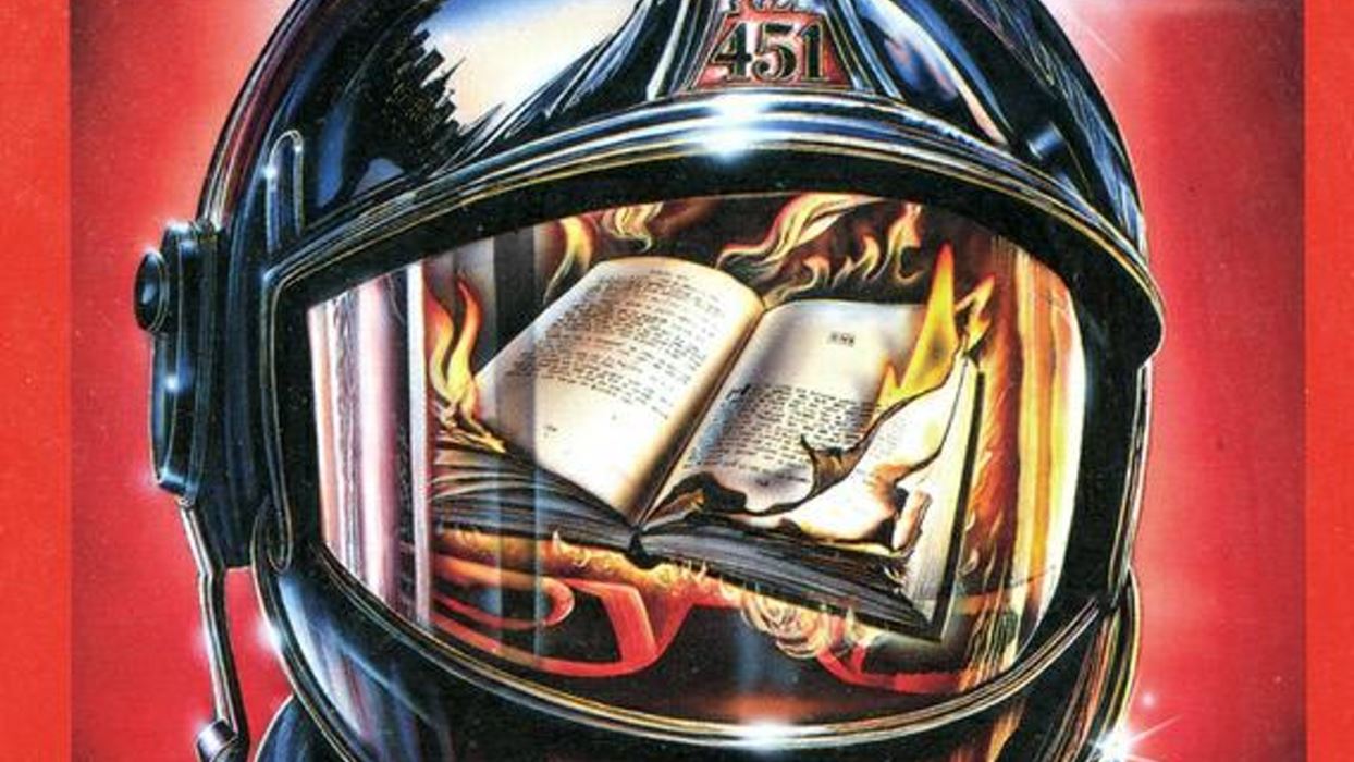 FAHRENHEIT 451: A CHE TEMPERATURA BRUCIA IL PENSIERO?