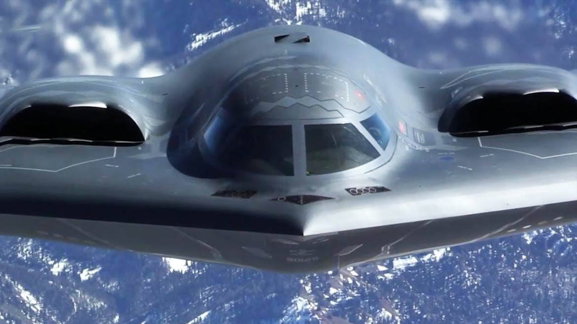 Il Coronavirus ferma i soldati, non i bombardieri nucleari.