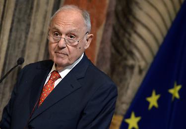 Consob, Savona chiama alla riscossa risparmiatori italiani proponendo BTP di guerra e azionariato popolare
