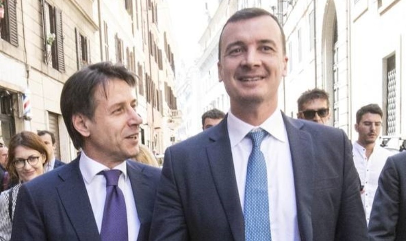 Rocco Casalino, il fidanzato segnalato all’Antiriclaggio: imbarazzo a Palazzo Chigi