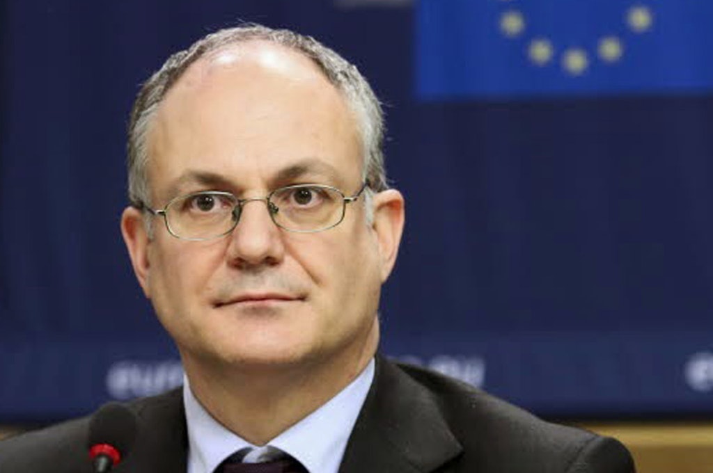 Con il MES, non un euro in più per la sanità: parola del Ministro Gualtieri