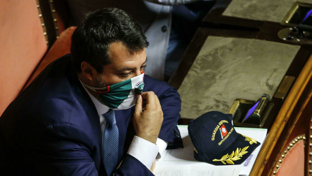 Leader dell’opposizione sotto processo e stato d’emergenza: un binomio che allontana l’Italia dalle democrazie occidentali