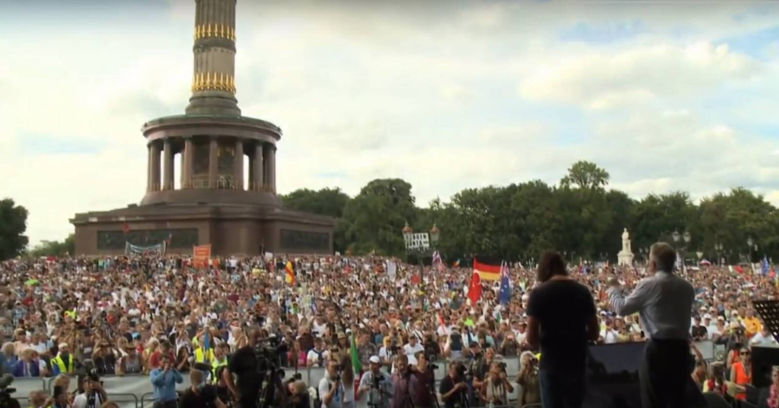 "Ich bin ein Berliner" - Kennedy jr a Berlino: "in prima linea contro il totalitarismo globale"