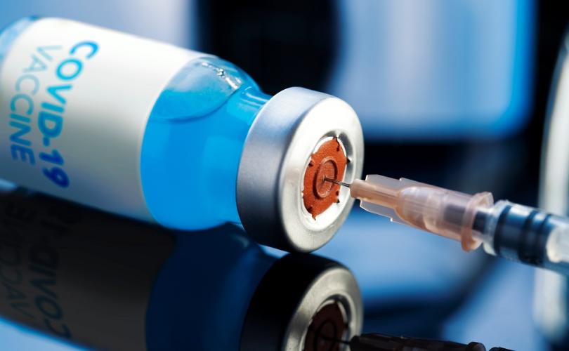Medico tedesco: il vaccino per il COVID-19 “potrebbe rivelarsi il peggior errore”