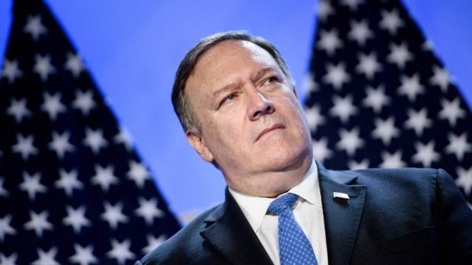"Pompeo Go Home". Il segretario di Stato USA e ex capo della CIA in visita a Roma
