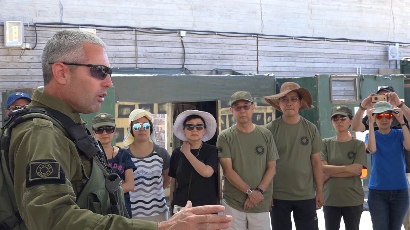 Turismo in Israele: "Imparare a uccidere un arabo per soli 100 euro"