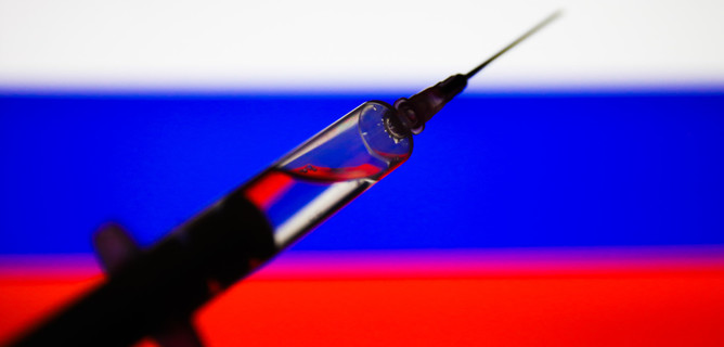 Sputnik V è pronto, ma i russi non vogliono vaccinarsi
