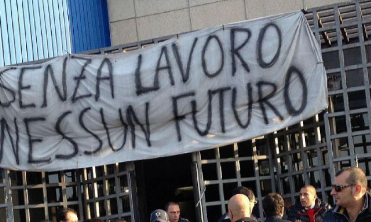 Dal 1° gennaio via libera ai licenziamenti, il governo non proroga il blocco. "Un milione di posti a rischio"