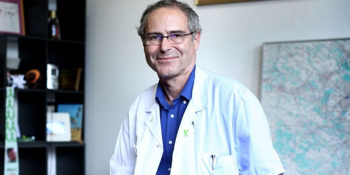 Prof. Perronne (ex consulente Oms): "L'epidemia è molto meno grave adesso. I tamponi costano soldi e personale e non sono affidabili"