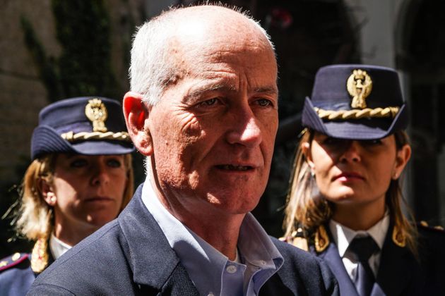 Il capo della Polizia al governo: “Incostituzionali i controlli nelle case per le feste”