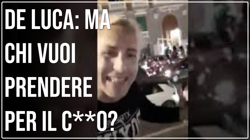 protesta a Napoli - manifestante vs de luca