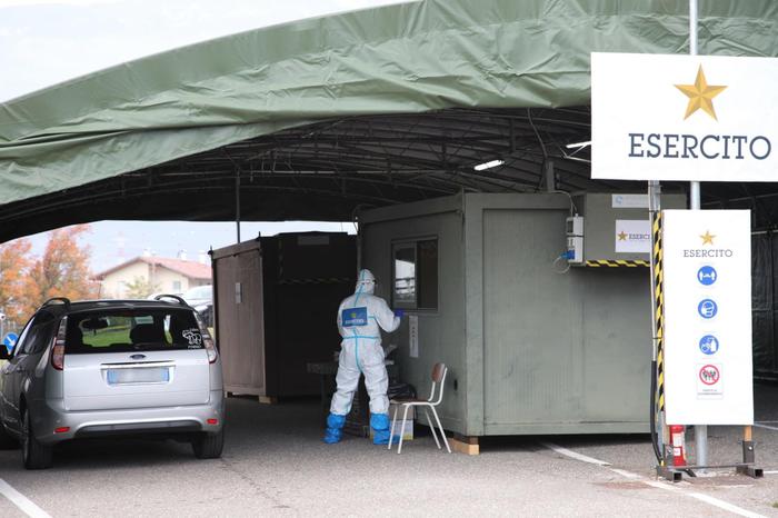 Covid: in campo l'esercito per la distribuzione dei vaccini