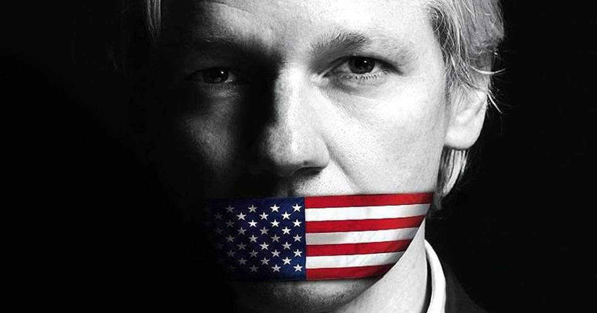 "Abbiamo punito chi dice la verità e premiato i criminali" Ron Paul su Assange