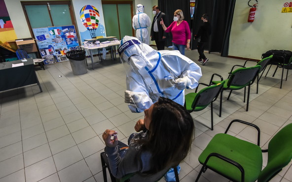 In classe a febbraio. Bomba sulla scuola
