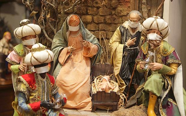 Anche nel presepe si porta la mascherina