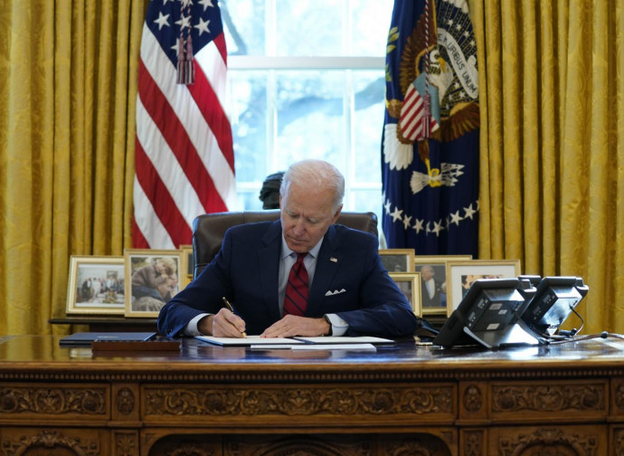 Biden nella Sala Ovale