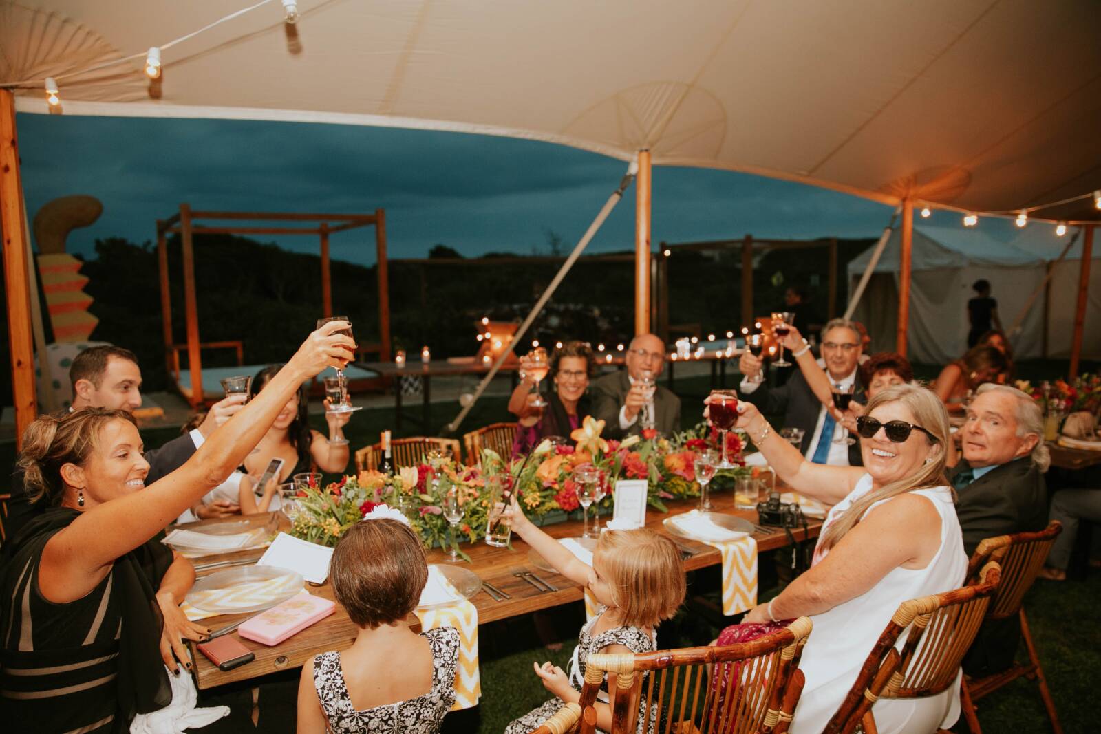 Famiglia a cena al ristorante