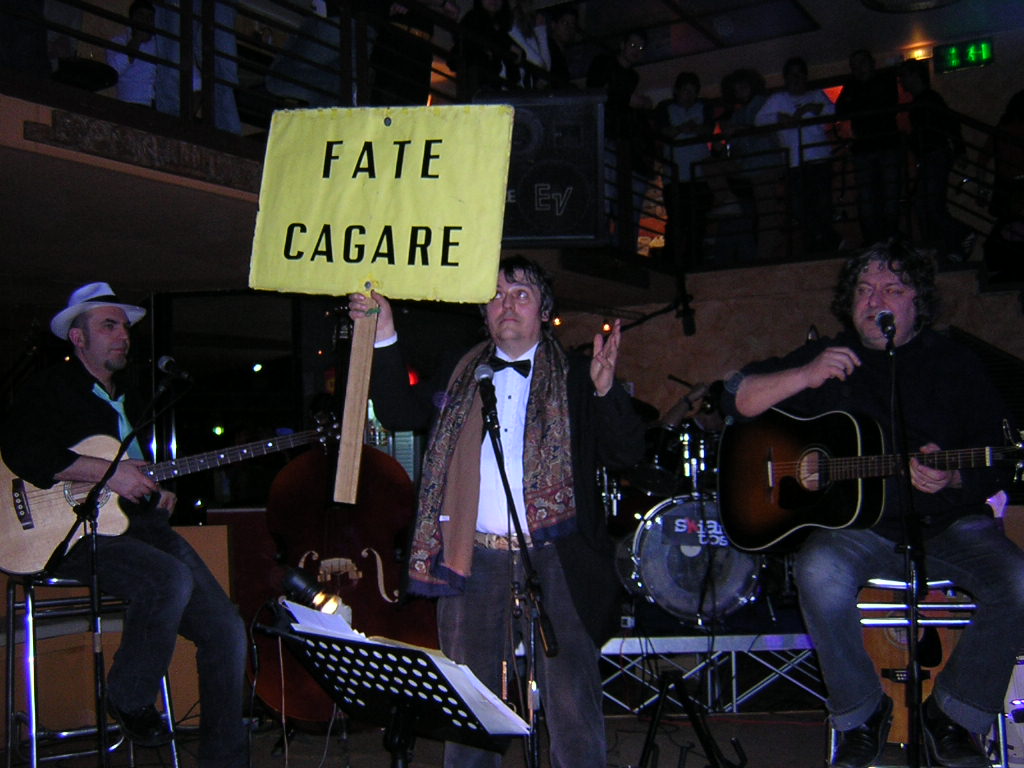 Roberto "Freak" Antoni con gli Skiantos