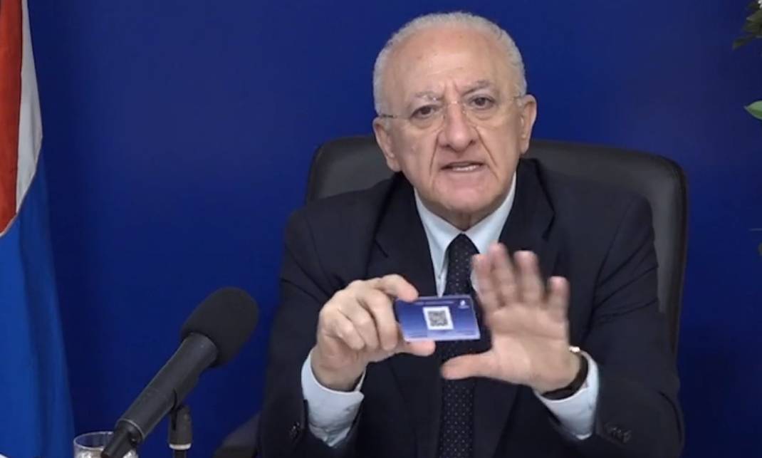 deluca-card-vaccino