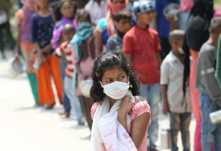 Duranti: “L’India ha superato il covid senza vaccini! Cari scienziati, ora ci dovete una spiegazione”