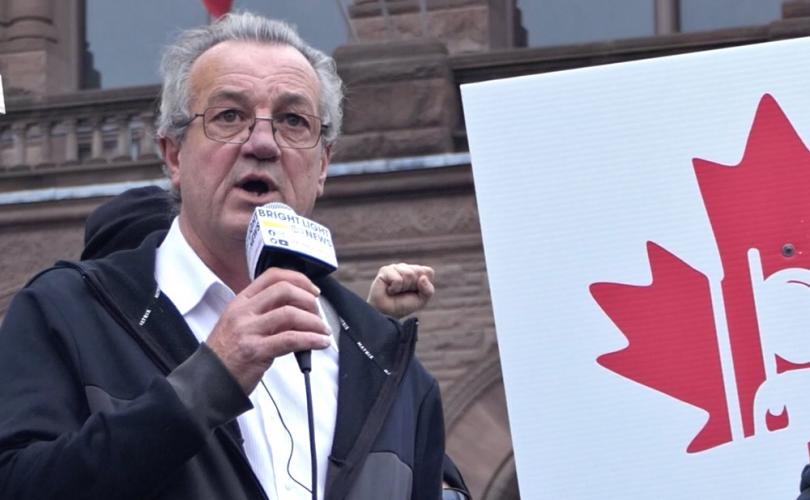 Deputato dell’Ontario: i lockdown finiranno quando la gente "si alzerà e rivendicherà le proprie libertà".