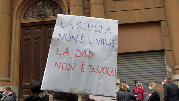 proteste chiusura scuole covid