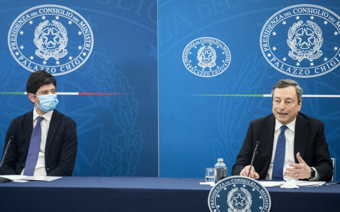 Roberto Speranza e Mario Draghi