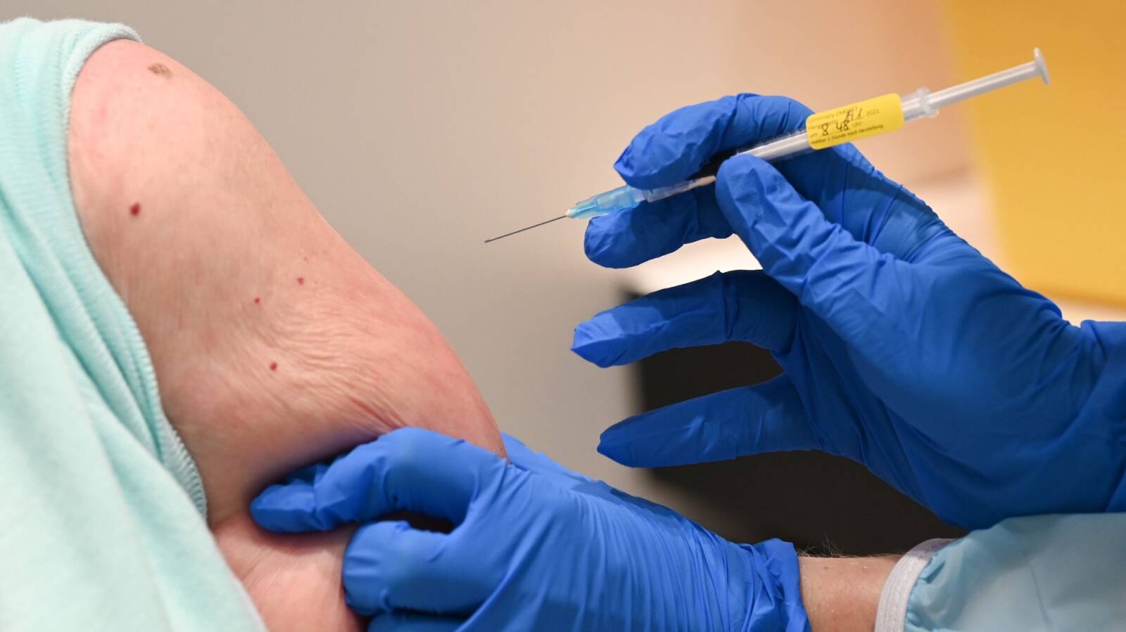 Anziani vaccinati