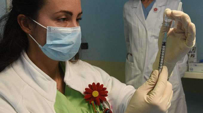 Sequestrato il lotto ’incriminato’ Giovane poliziotta in ospedale