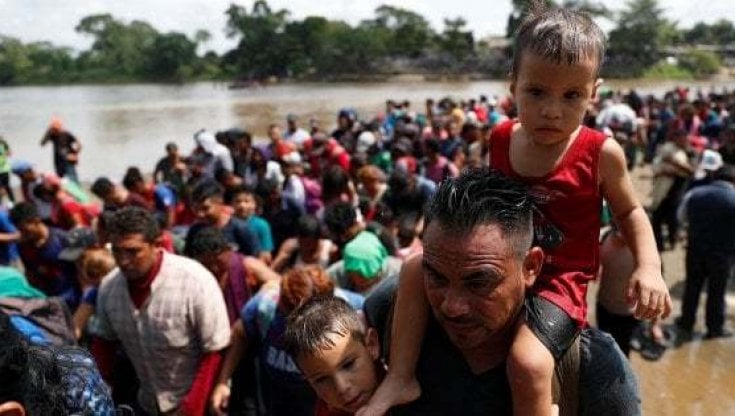 Biden apre la porta ai pedofili eliminando i controlli nelle strutture di accoglienza per bambini migranti