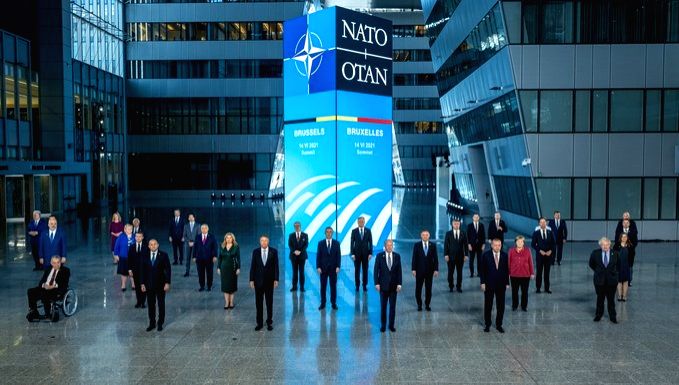 L’impero americano d’Occidente schiera le truppe per la battaglia