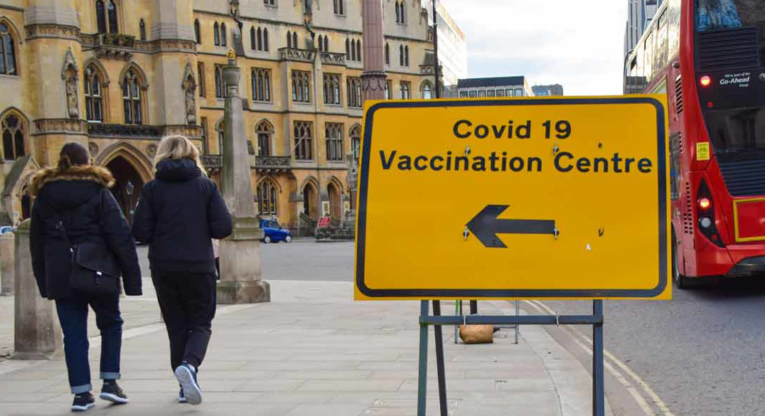 Sempre più evidente il fallimento dei vaccini Covid