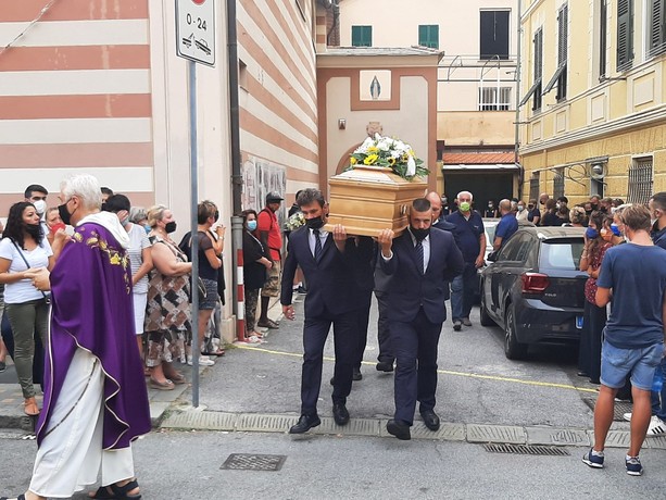 Eleonora di Varazze 39 anni