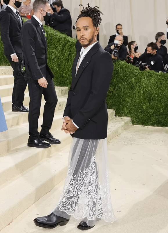 Lewis Hamilton met gala