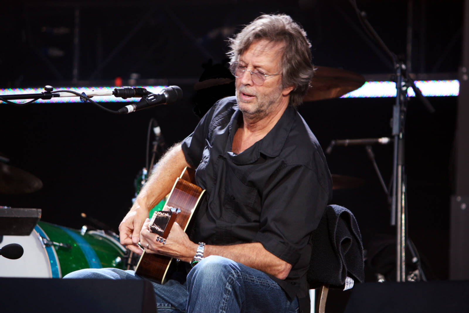 Eric Clapton affronta la follia della COVID-19 con una nuova canzone di protesta: 'This Has Gotta Stop'