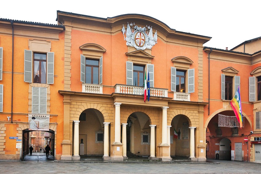 Reggio Emilia malore alla guida dopo vaccino