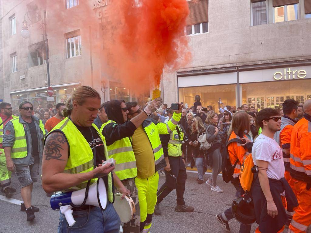 trieste corteo no green pass