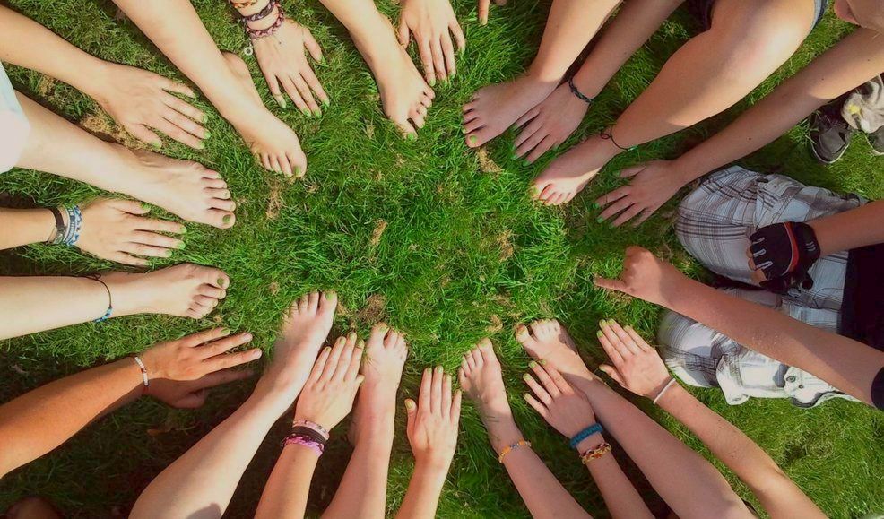 Una comunità unita contro le avversità: il nostro futuro da costruire