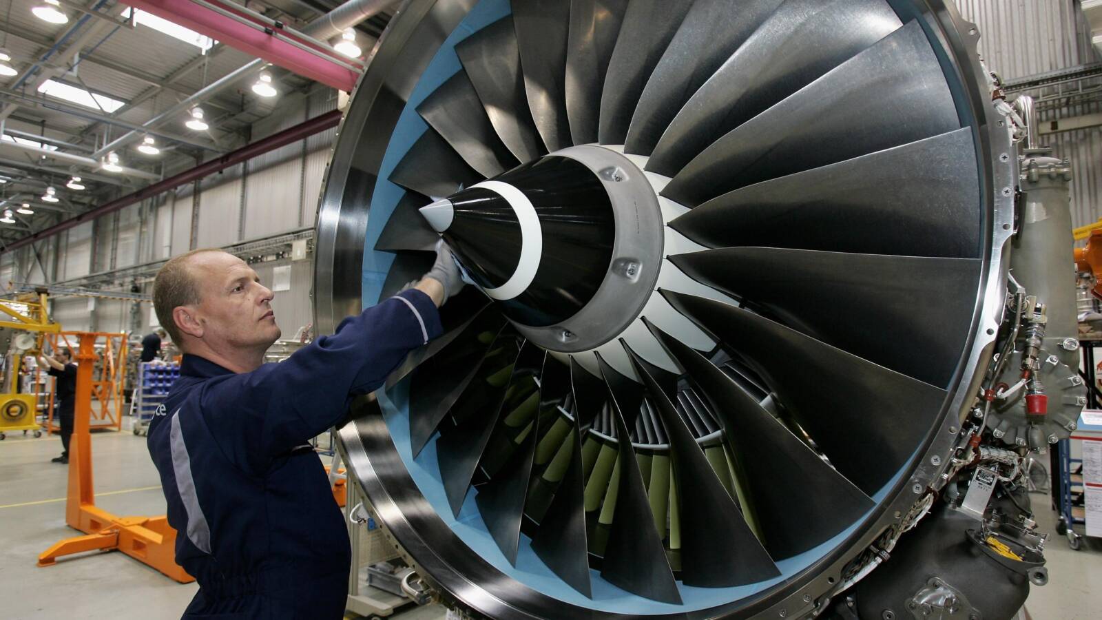 Ultimatum di Boeing a 125.000 dipendenti: vaccinatevi entro l'8 dicembre o verrete licenziati