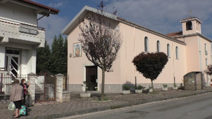 Parroco positivo dopo terza dose