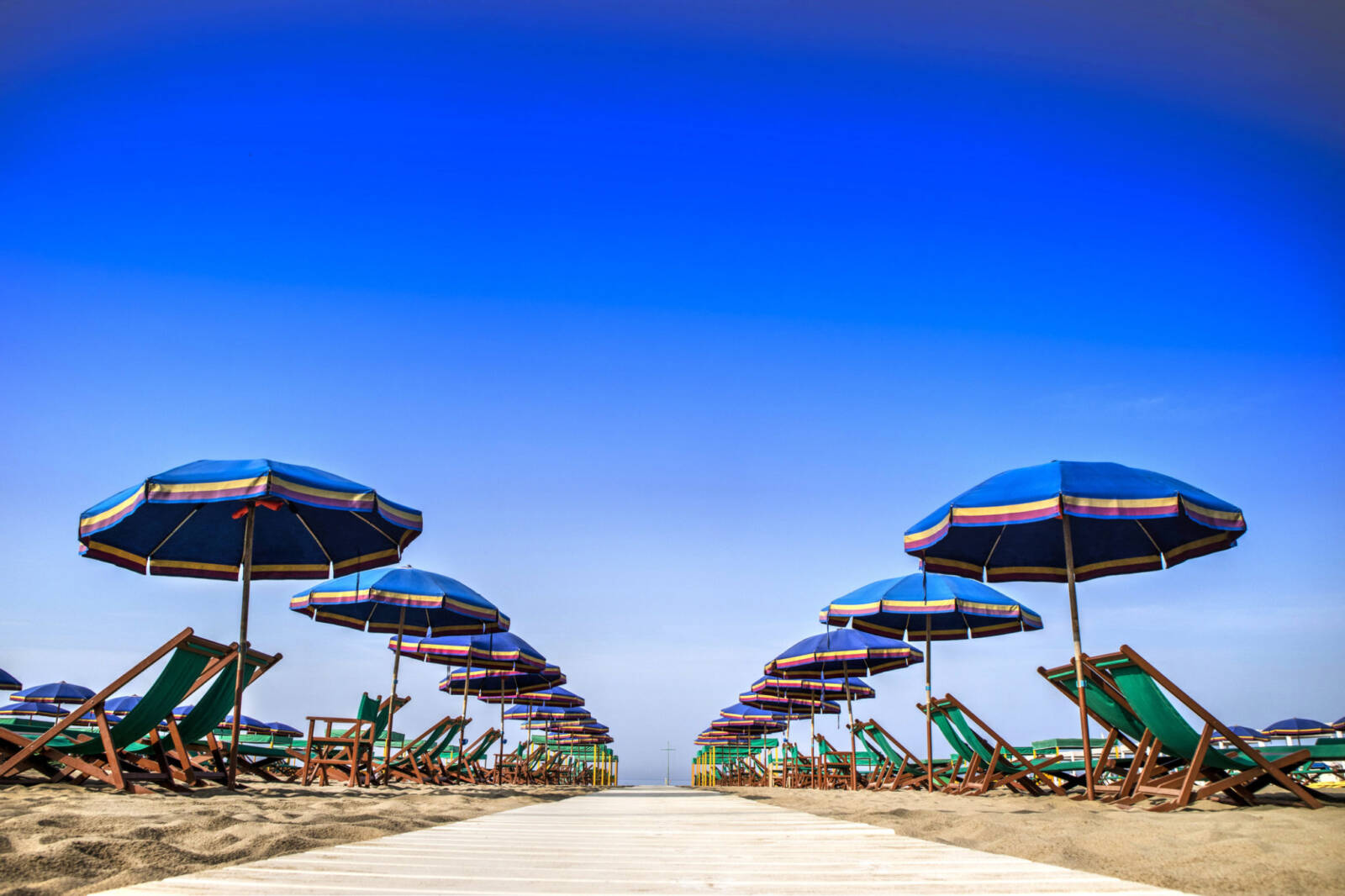 Addio alle spiagge italiane: hanno vinto le multinazionali