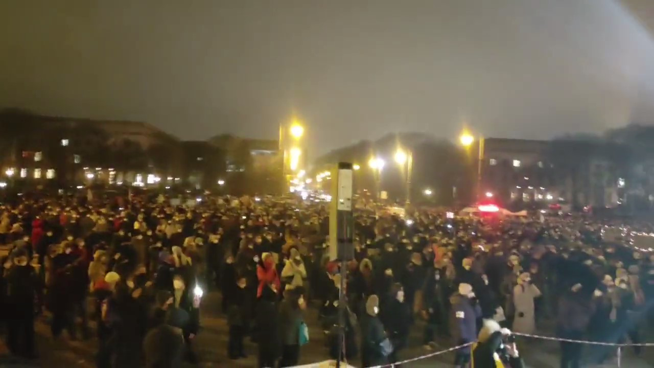 ADESSO - Proteste contro la dittatura sanitaria a Munich