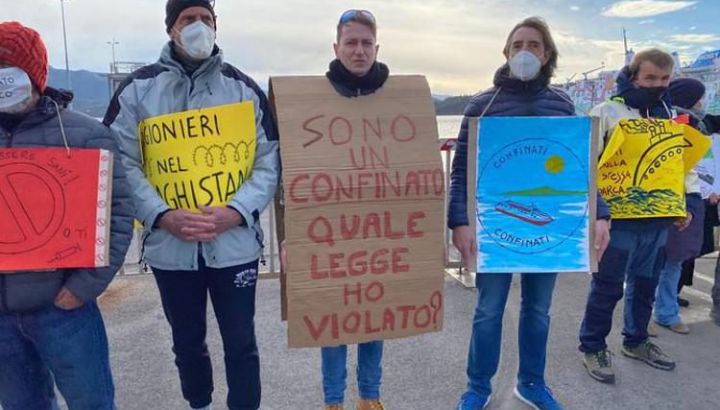 Super green pass ai trasporti, Protestiamo contro un ricatto