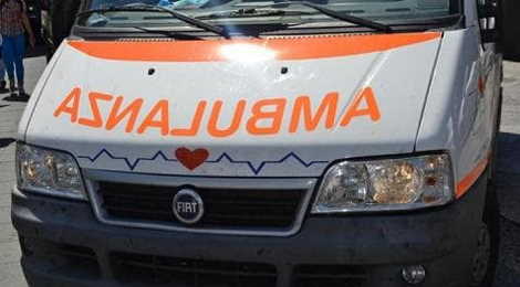 Vaccinato con due dosi e positivo, 29enne trovato morto nel letto