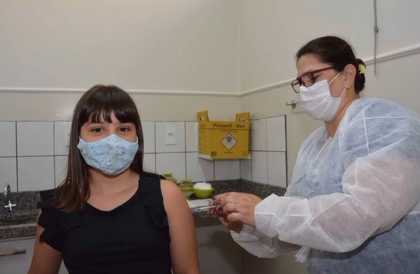 Luisa Petenuci di 10 anni ha un arresto cardiaco 12 ore dopo Pfizer
